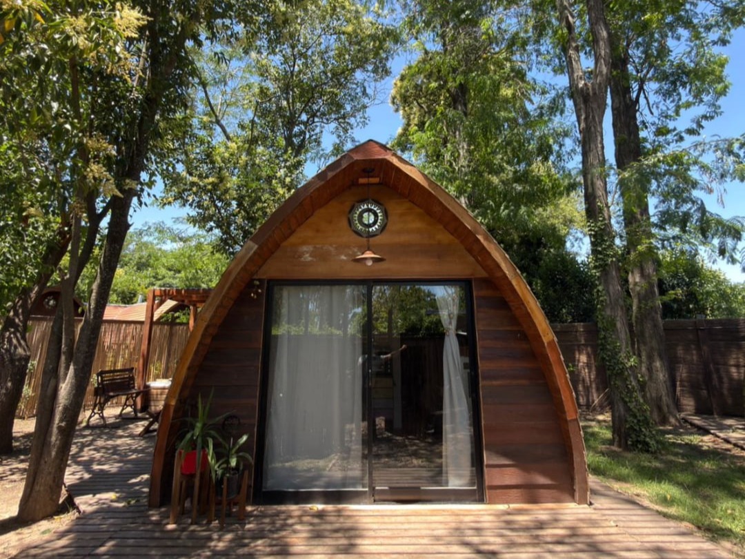 Frente de una cabaña nórdica